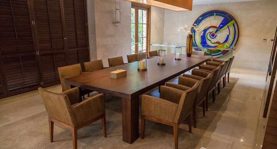 Casa en venta y en alquiler de 6 habitaciones en Watthana, Bangkok