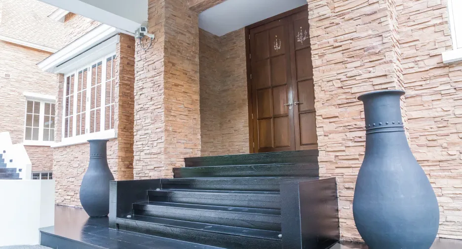 Casa en venta y en alquiler de 6 habitaciones en Watthana, Bangkok
