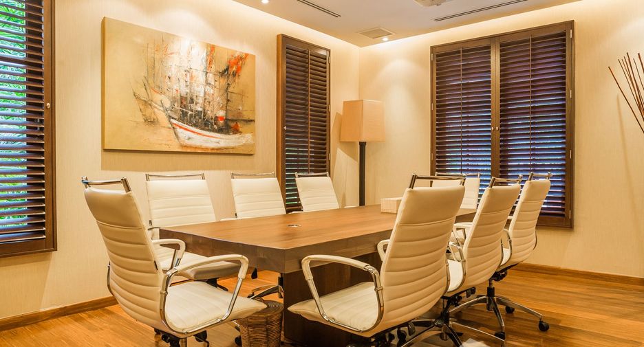 Casa en venta y en alquiler de 6 habitaciones en Watthana, Bangkok