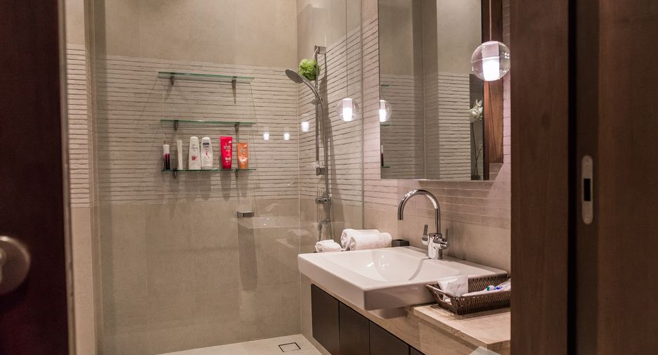 Casa en venta y en alquiler de 6 habitaciones en Watthana, Bangkok