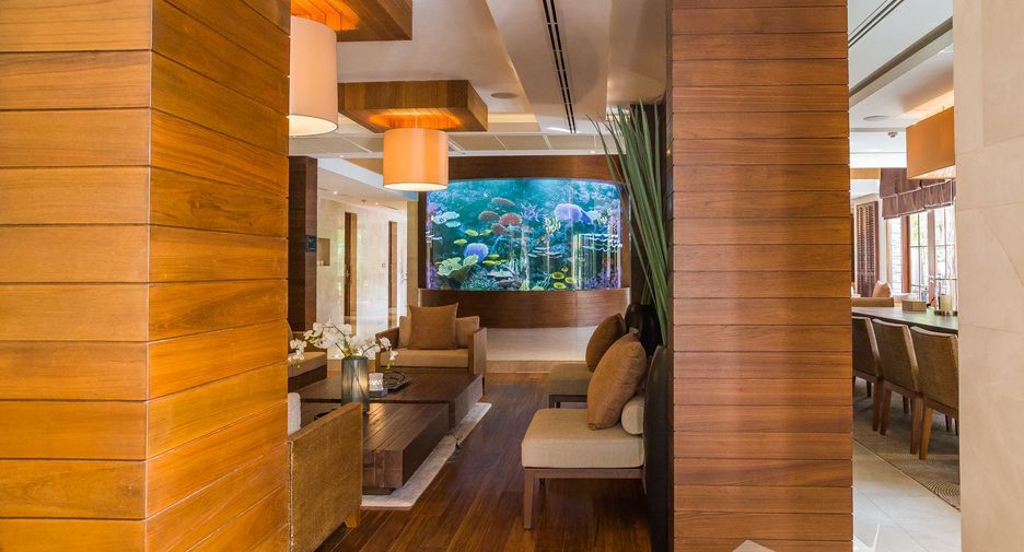 Casa en venta y en alquiler de 6 habitaciones en Watthana, Bangkok