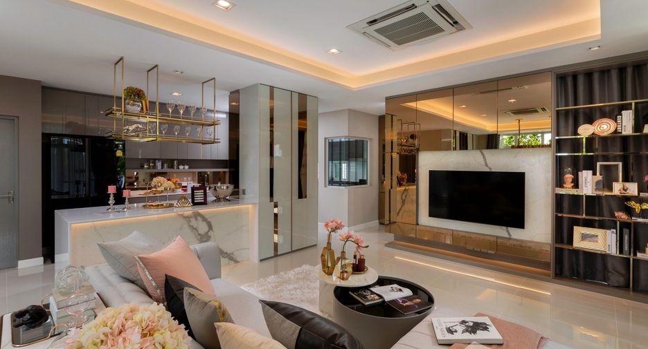 For sale and for rent 4 bedrooms house in Mueang Phuket, Phuket