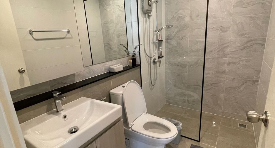 For rent 3 bedrooms townhouse in Mueang Rayong, Rayong