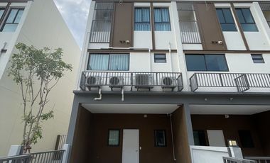 For rent 3 bedrooms townhouse in Mueang Rayong, Rayong
