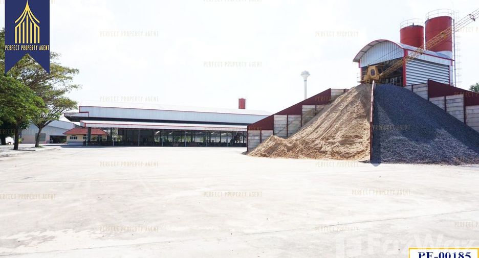 For sale 5 bedrooms house in Mueang Prachinburi, Prachin Buri