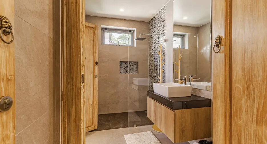 Villa en venta y en alquiler de 4 habitaciones en Thalang, Phuket