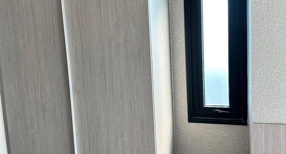 For sale and for rent 2 bedrooms condo in Si Racha, Chonburi