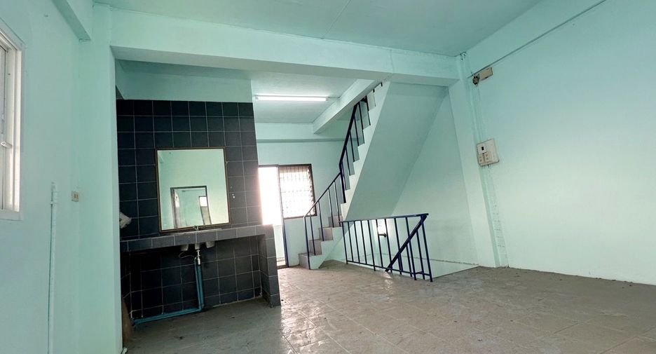 For sale 3 bedrooms retail Space in Thung Khru, Bangkok