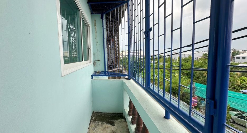 For sale 3 bedrooms retail Space in Thung Khru, Bangkok