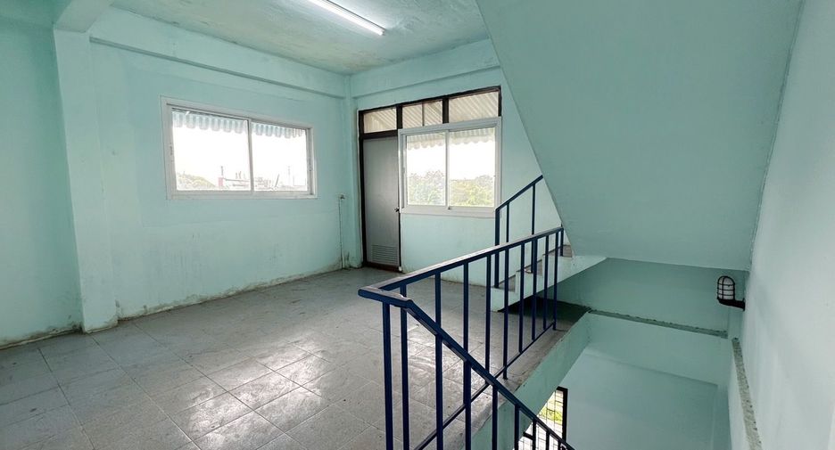 For sale 3 bedrooms retail Space in Thung Khru, Bangkok