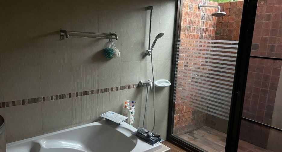 For rent 3 bedrooms house in Huay Yai, Pattaya