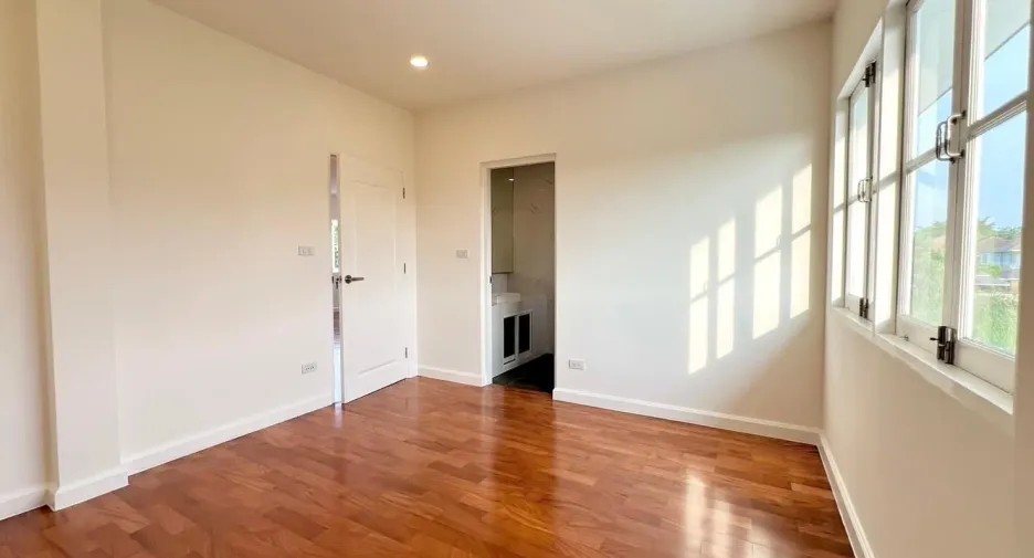 For sale 4 bedrooms house in Bang Yai, Nonthaburi