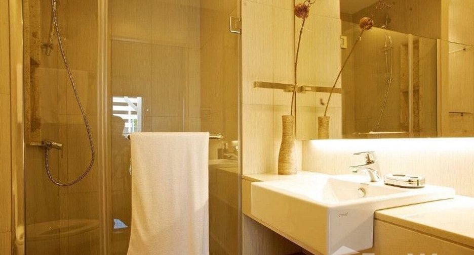 For sale 1 bed condo in Khlong Toei, Bangkok