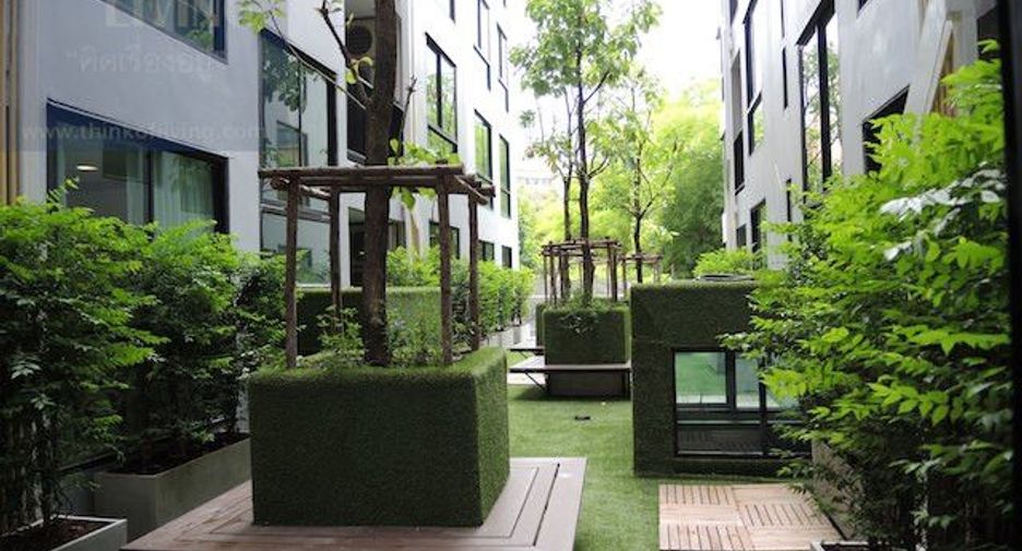 For sale 1 bed condo in Khlong Toei, Bangkok