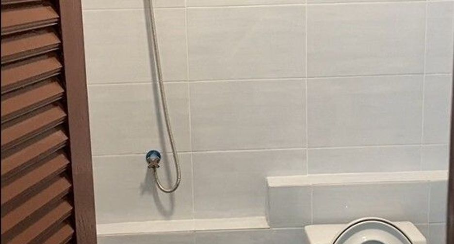 Продажа 3 спальни таунхаус в Банг Капи, Бангкок