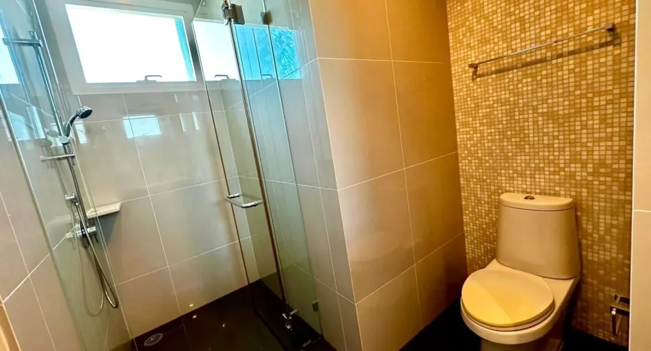 À louer 2 chambres condo à Bang Lamung, Chonburi