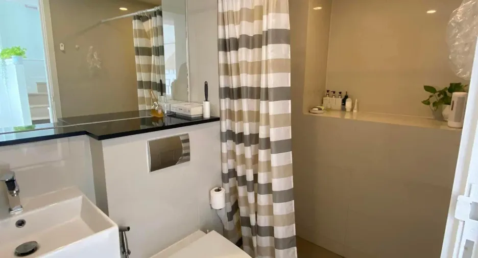 For sale and for rent 2 bedrooms condo in Sathon, Bangkok