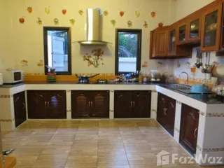 For sale 5 bedrooms house in Mae Sot, Tak