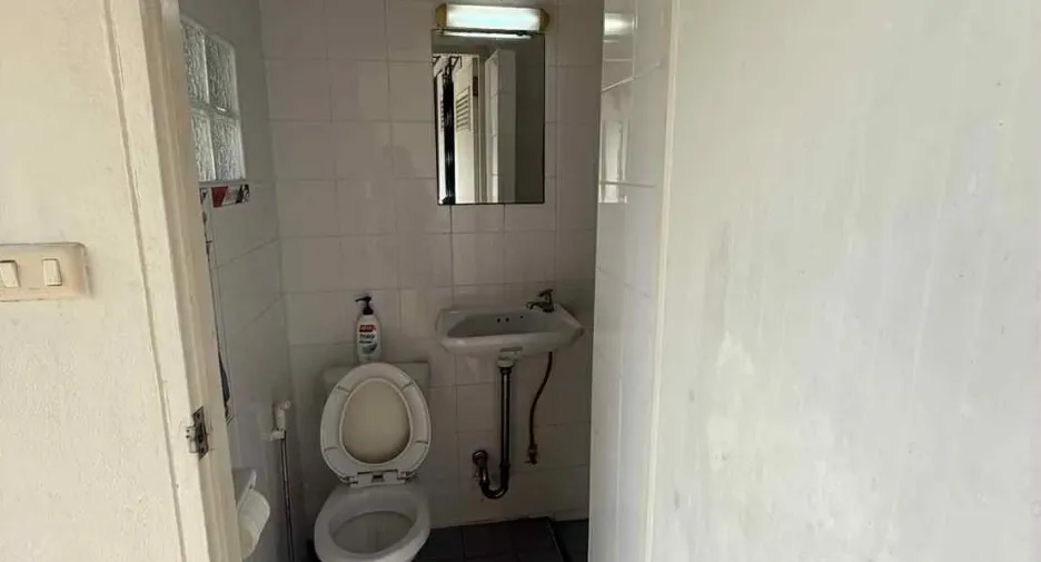 Haus zur Miete mit 2 Zimmer in Bang Lamung, Chonburi