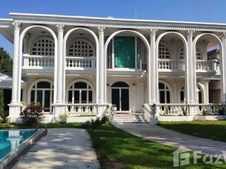 Villa en venta y en alquiler de 4 habitaciones en Prawet, Bangkok