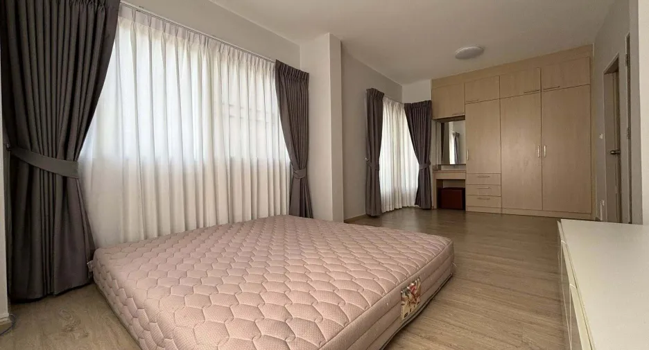 Haus zur Miete mit 3 Zimmer in Mueang Chachoengsao, Chachoengsao