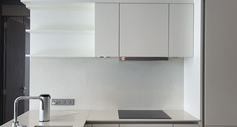For sale 2 bedrooms condo in Khlong Toei, Bangkok
