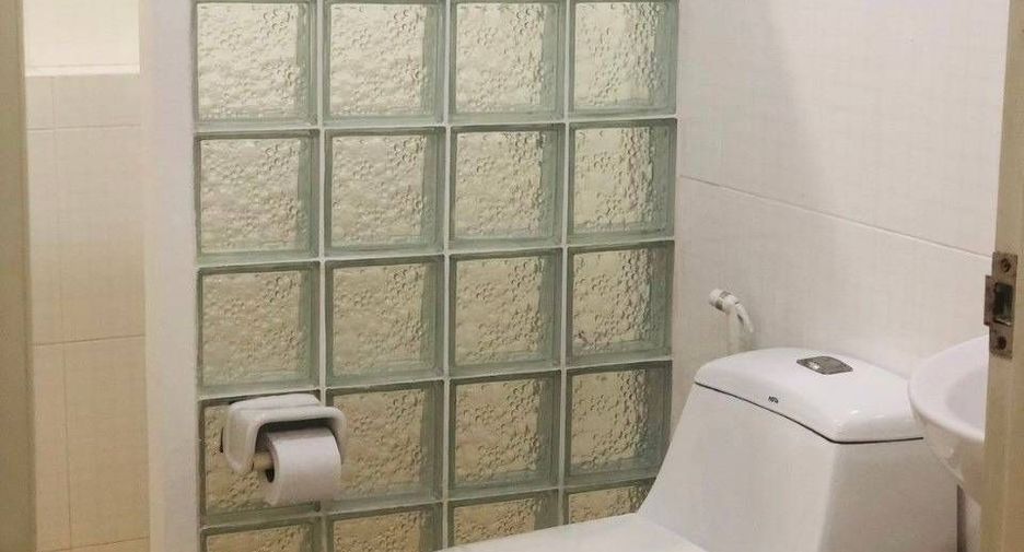 Gewerbefläche zum Kauf mit 7 Zimmer in Mueang Surat Thani, Surat Thani