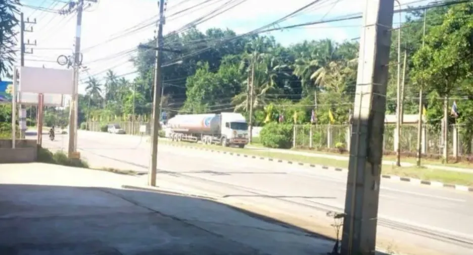 出售 7 卧室 商业空间 在 Mueang Surat Thani, 素叻