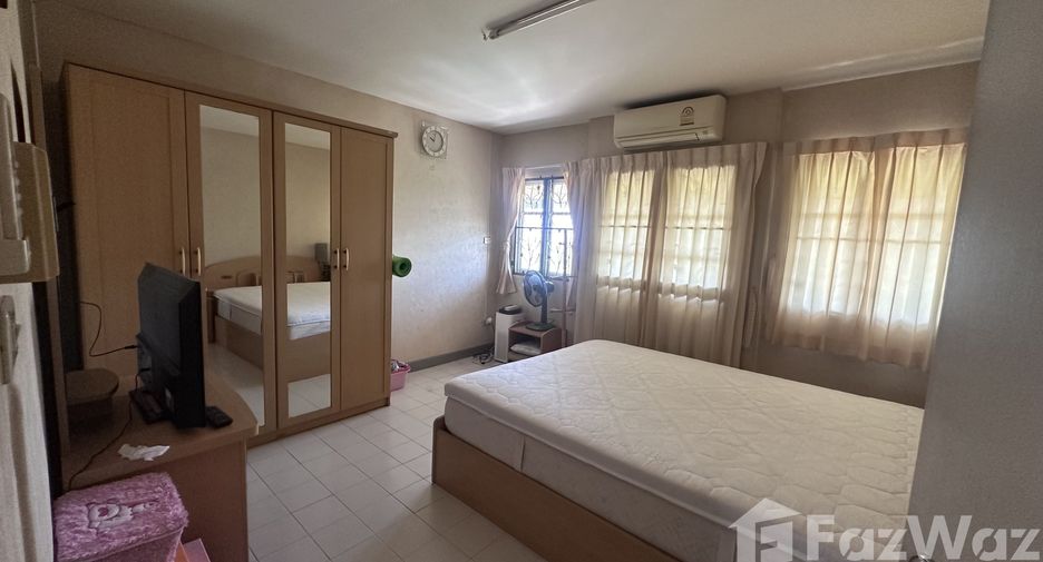 For sale 3 bedrooms townhouse in Bang Khen, Bangkok