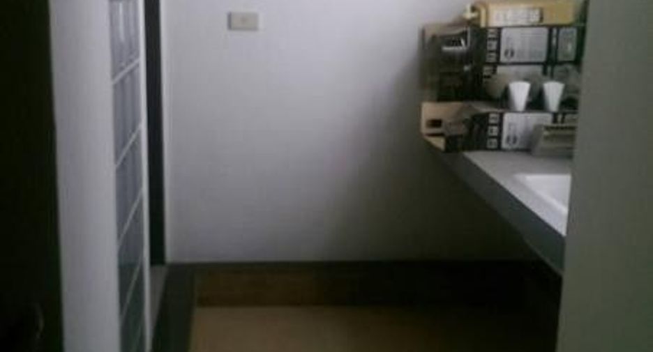 For sale 3 bedrooms condo in Watthana, Bangkok