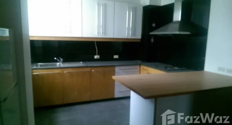 For sale 3 bedrooms condo in Watthana, Bangkok