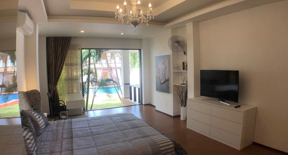 For rent 3 bedrooms villa in Mueang Phuket, Phuket