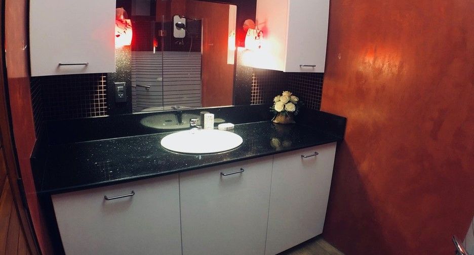 Villa en alquiler de 3 habitaciones en Mueang Phuket, Phuket