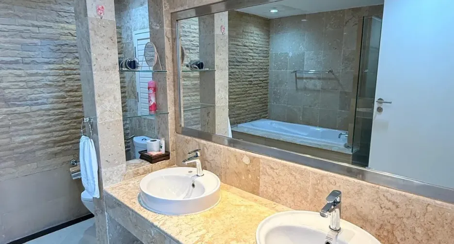 For rent 3 bedrooms condo in Mueang Phuket, Phuket