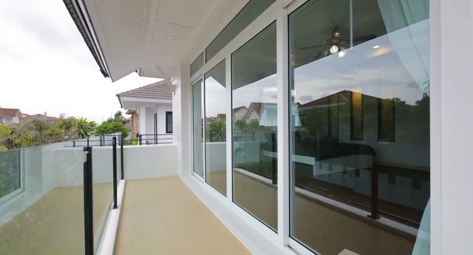 Casa en venta y en alquiler de 5 habitaciones en Bang Lamung, Chonburi