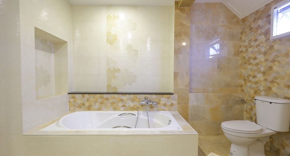 Casa en venta y en alquiler de 5 habitaciones en Bang Lamung, Chonburi