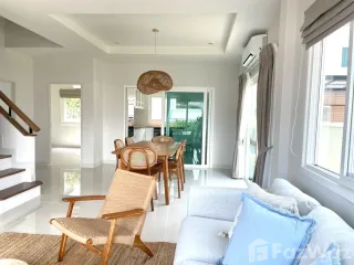 Casa en alquiler de 4 habitaciones en Thalang, Phuket