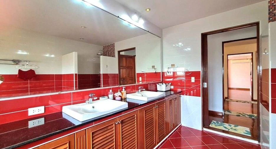 Продажа 4 спальни вилла в Банг Ламунг, Чонбури