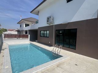 Villa zur Miete mit 5 Zimmer in Bang Lamung, Chonburi