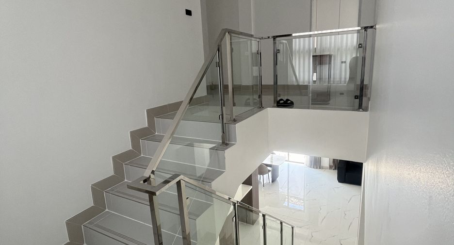 For rent 5 ベッドルーム villa in Bang Lamung, Chonburi