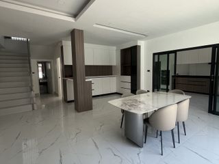 Villa zur Miete mit 5 Zimmer in Bang Lamung, Chonburi