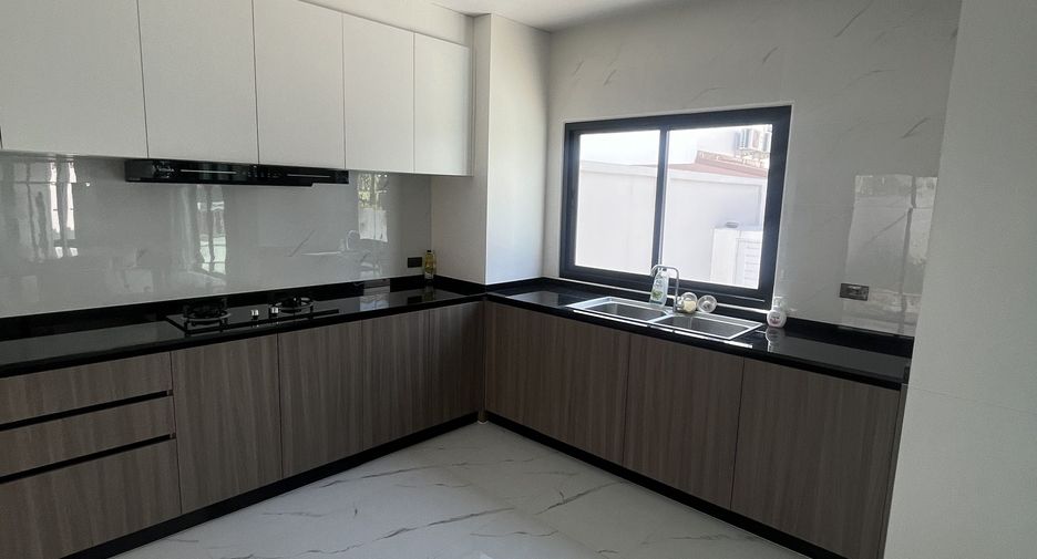 For rent 5 ベッドルーム villa in Bang Lamung, Chonburi