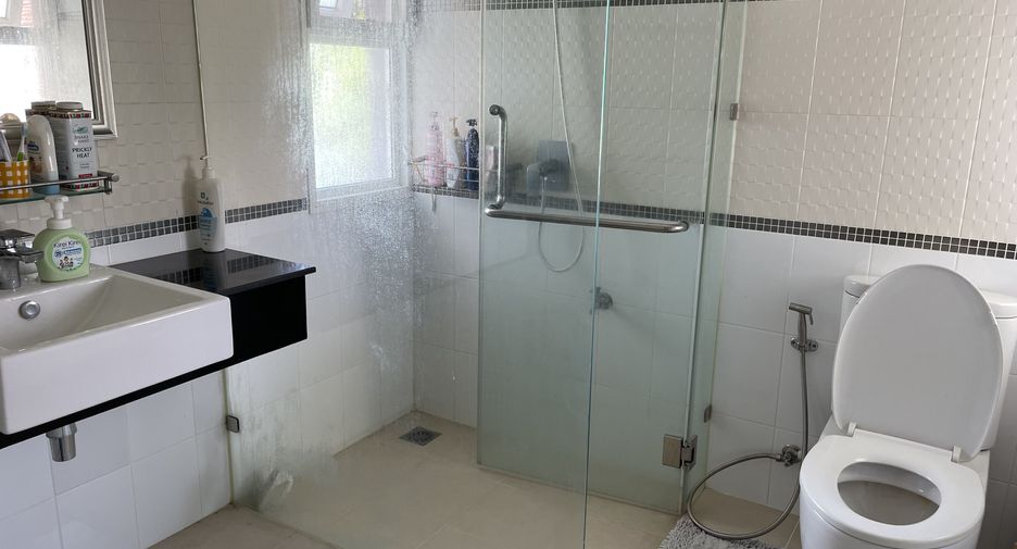 Casa en venta de 3 habitaciones en Phra Pradaeng, Samut Prakan
