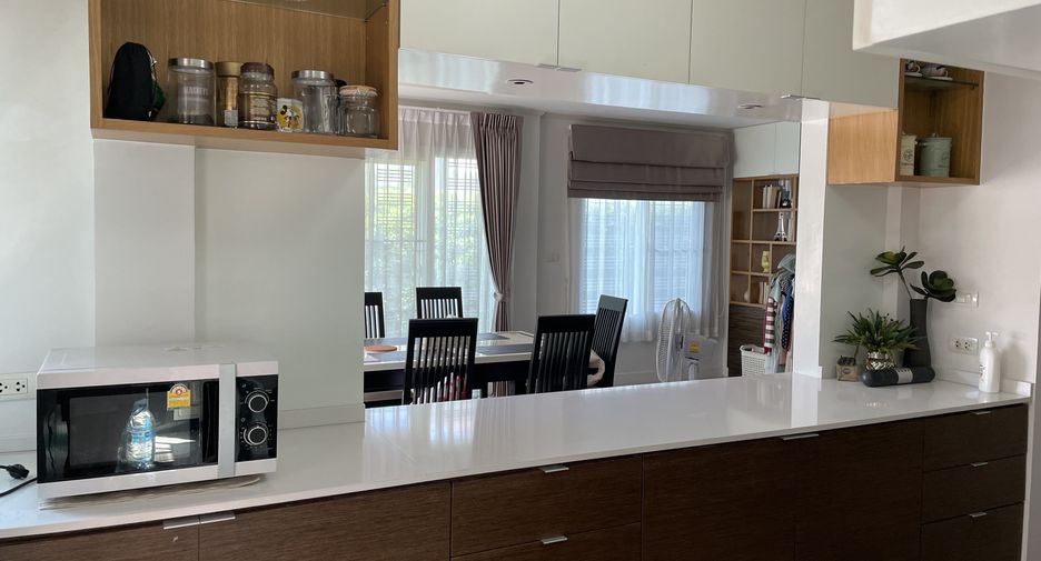 Casa en venta de 3 habitaciones en Phra Pradaeng, Samut Prakan