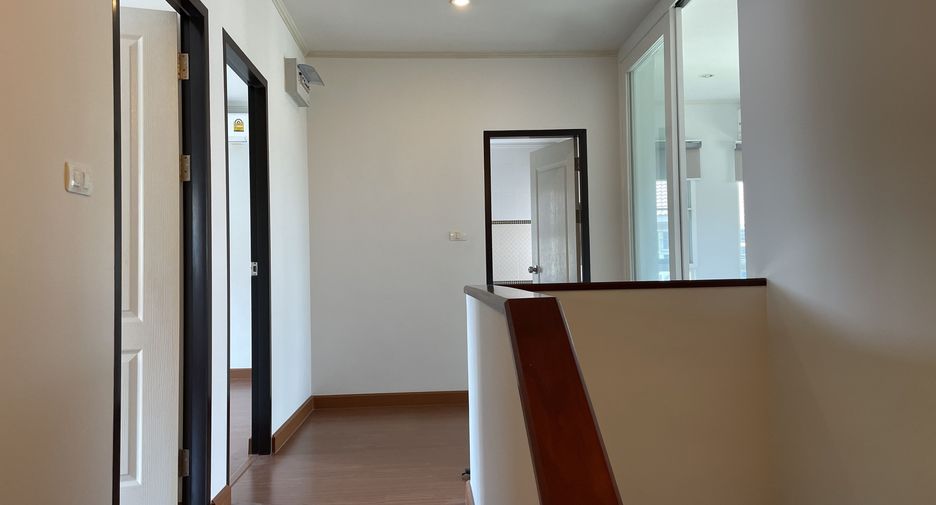 Casa en venta de 3 habitaciones en Phra Pradaeng, Samut Prakan