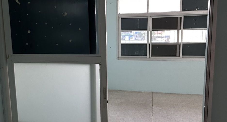 For rent 2 bedrooms retail Space in Bang Lamung, Chonburi