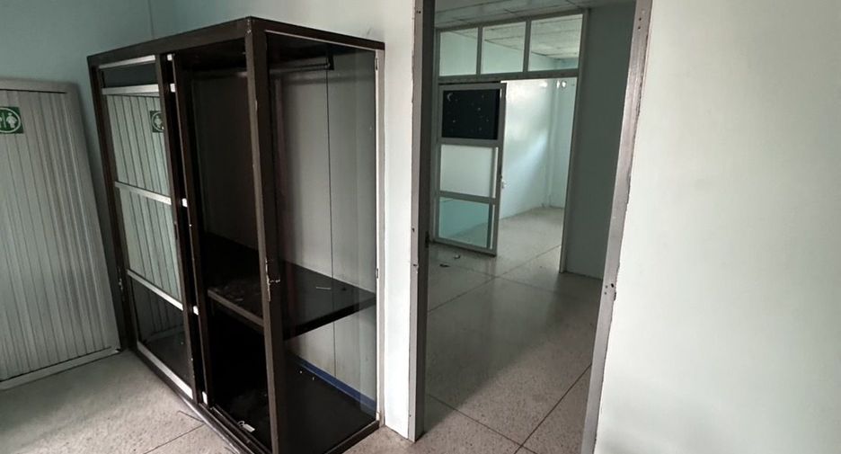 For rent 2 bedrooms retail Space in Bang Lamung, Chonburi