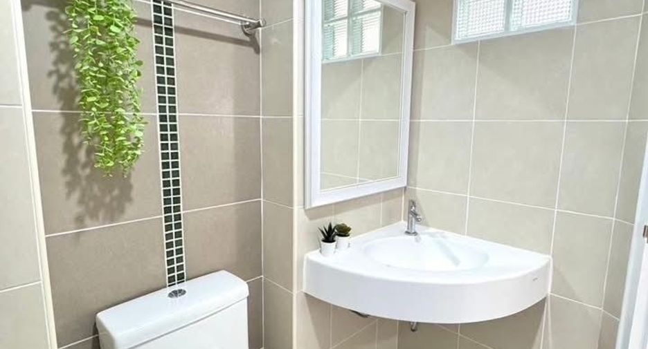 For sale 1 bed condo in Khan Na Yao, Bangkok