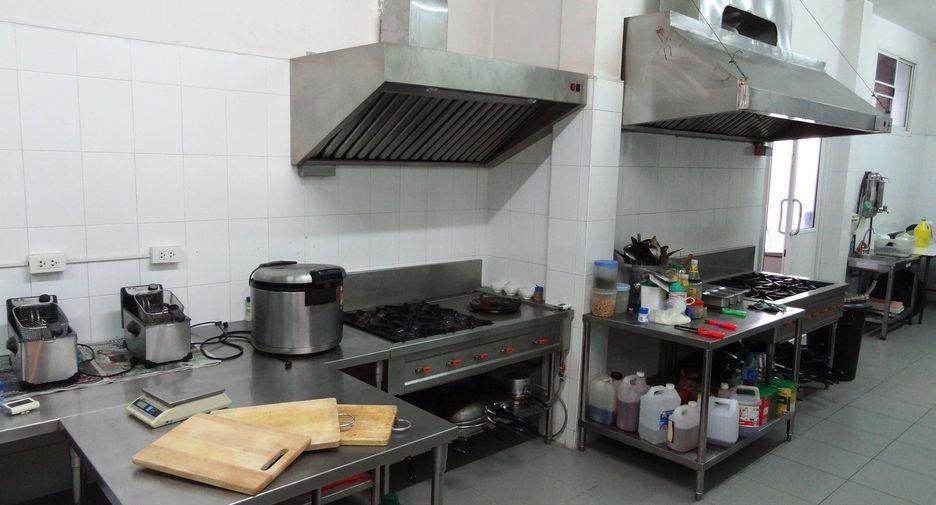 Hotel zum Kauf mit 9 Zimmer in Mueang Buriram, Buriram