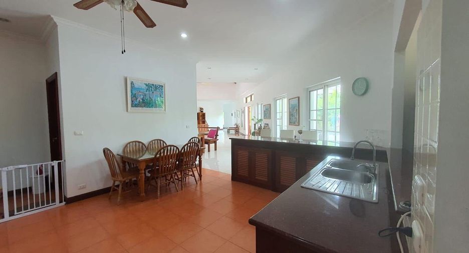 Villa zum Kauf mit 6 Zimmer in Mueang Phuket, Phuket